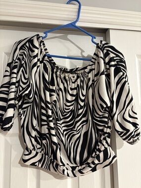 Women's Black & White Zebra Print Off-Shoulder Blouse